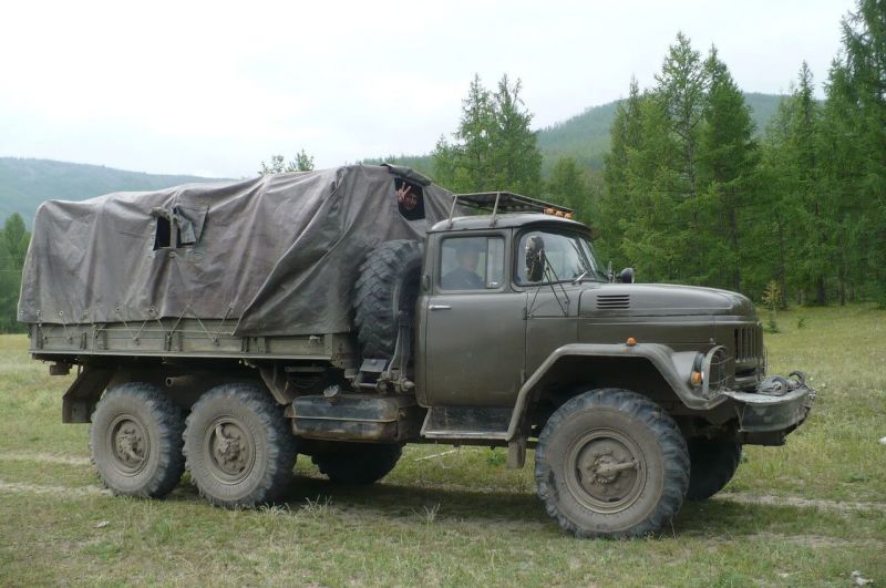 Бортовой грузовик ЗИЛ 131