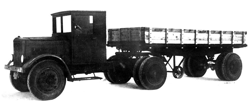 Короткобазный тягач Я-НАТИ-12Д