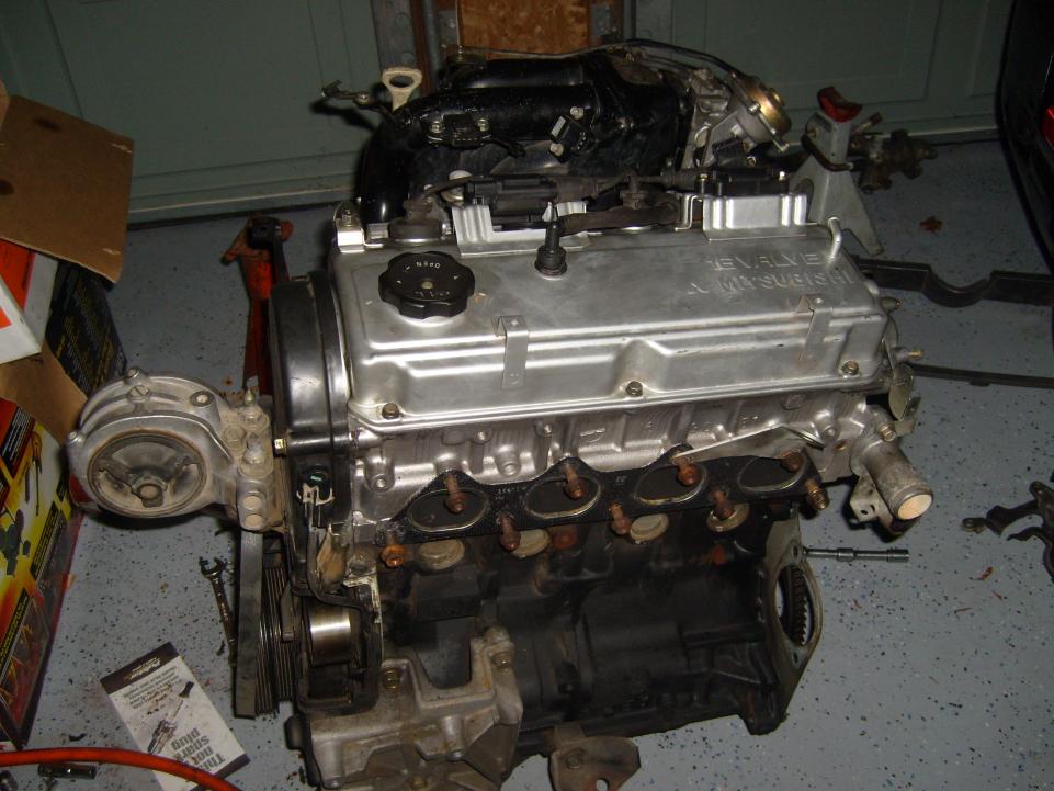 Двигатель 4G64